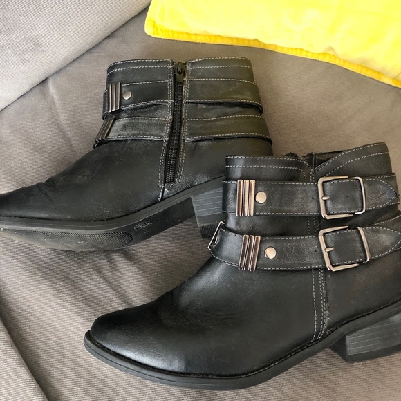 Gray Buckle Accent Booties - Picture 4 of 8